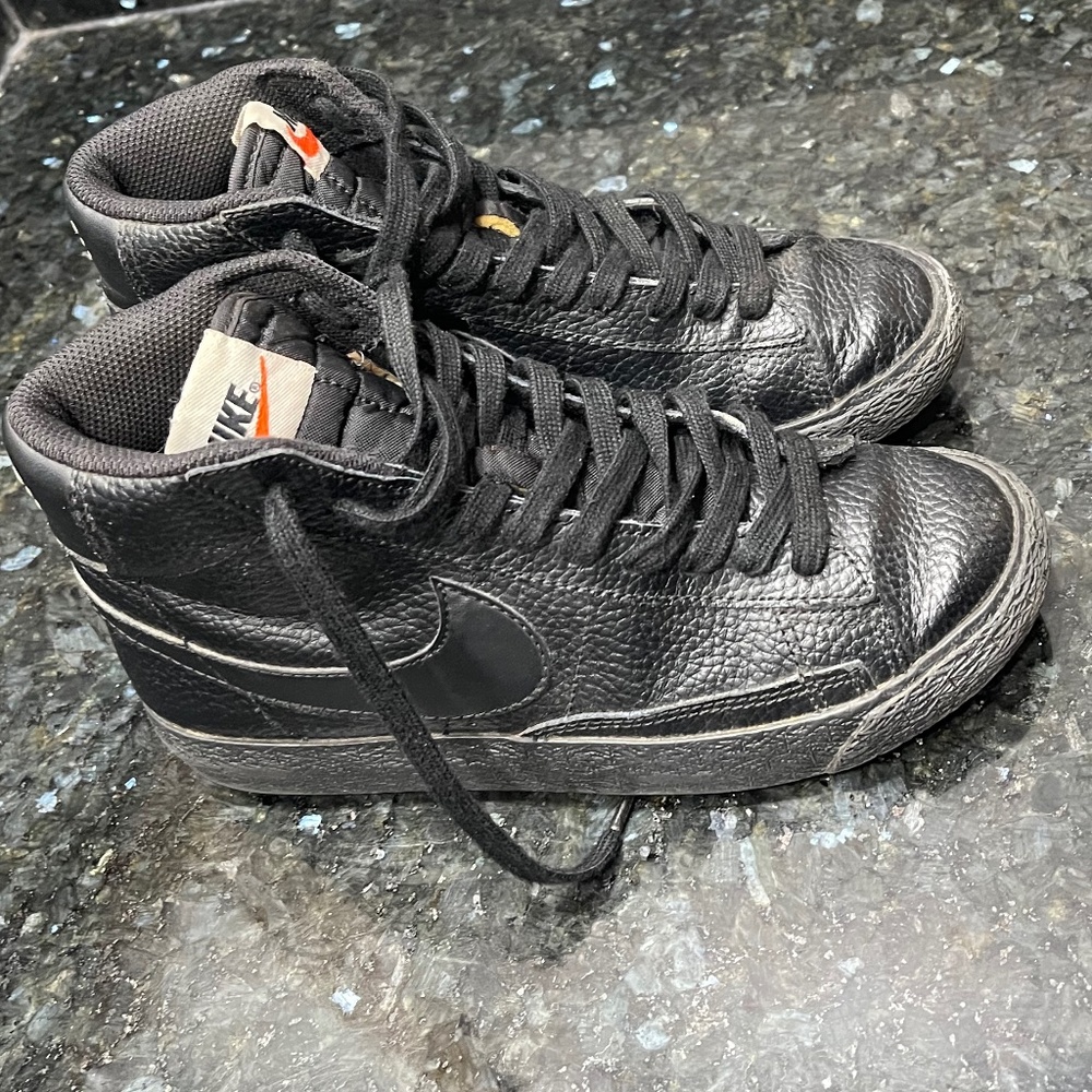 Black leather boys Nike size 4